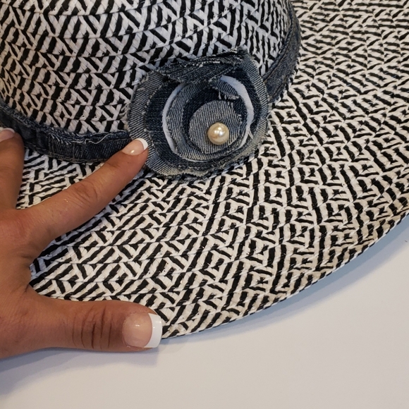 Spring Summer hat - Picture 2 of 4